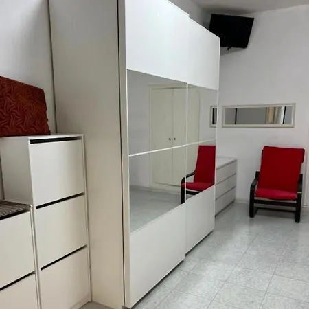 A Due Passi Dal Centro דירה *