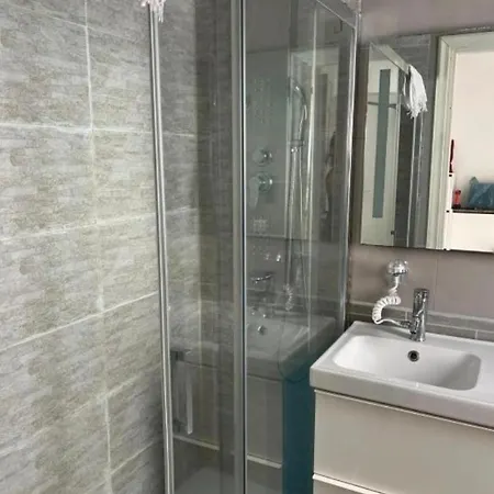 A Due Passi Dal Centro דירה *