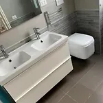 公寓 A Due Passi Dal Centro 维耶斯泰